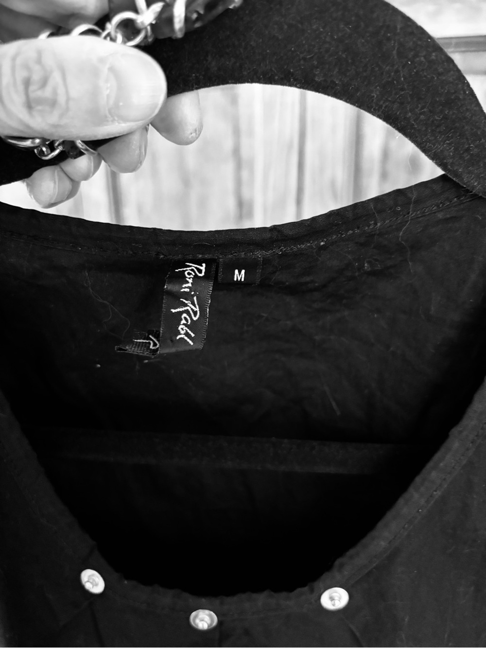 Sleeveless Black Pocket Midi Dress - Picture 5 of 5
